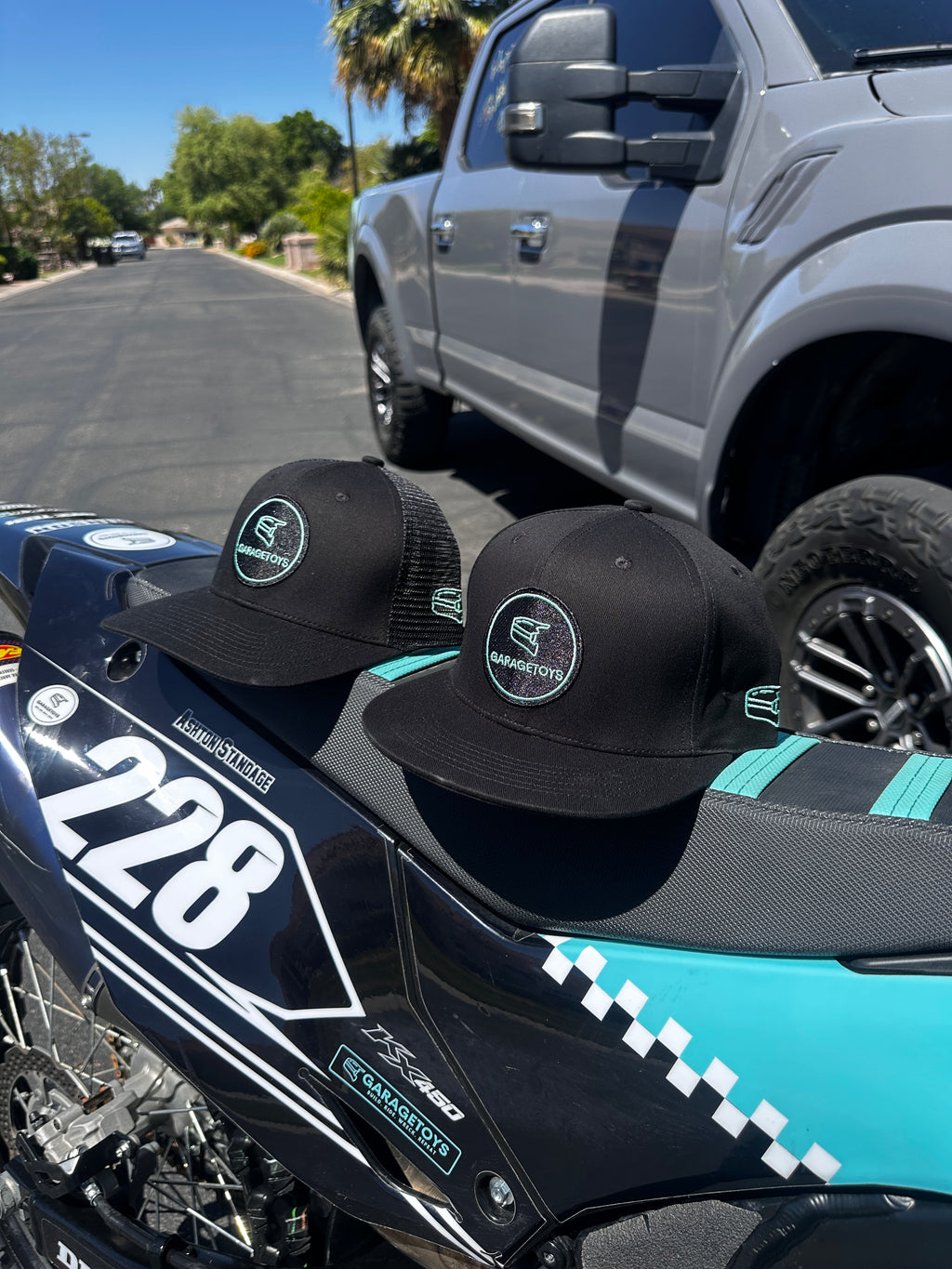 GarageToys Black Hat